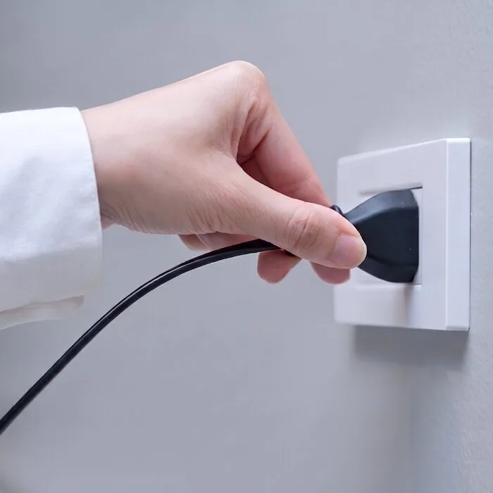 BlizzAir setup step 1 - plug the unit into a standard electrical outlet