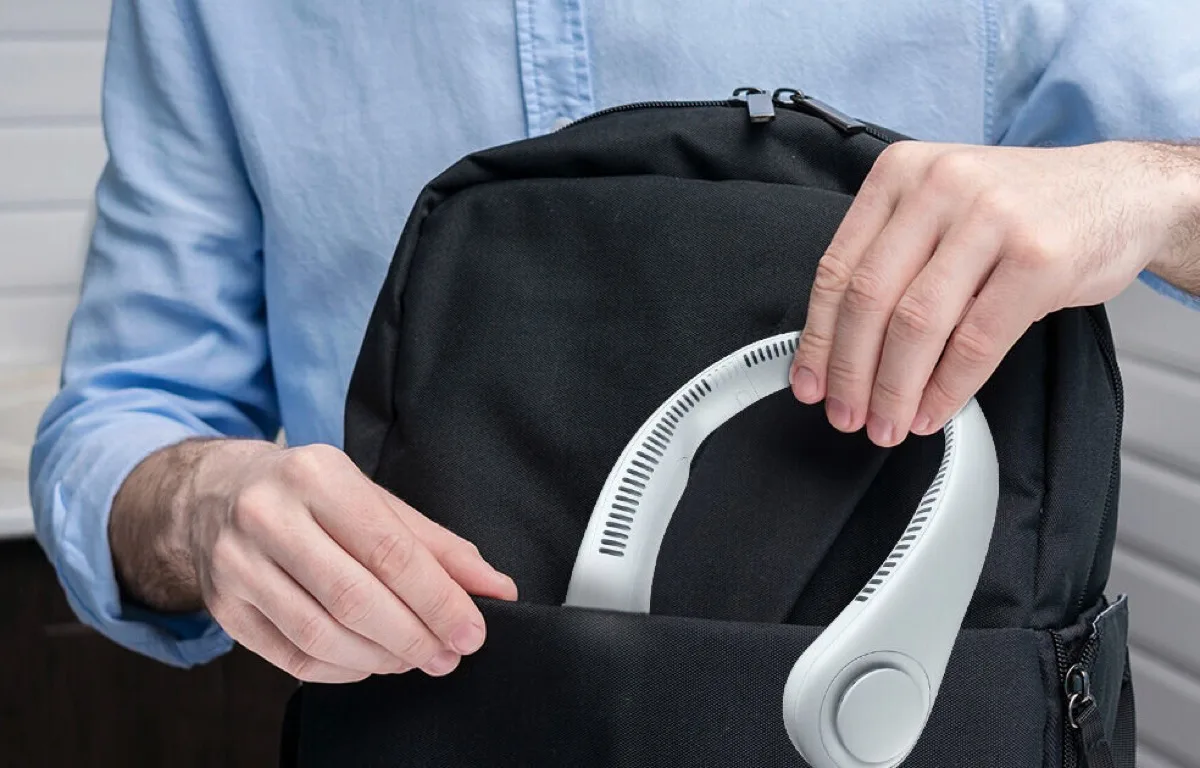 FluxoFan provides hands-free cooling you can take anywhere