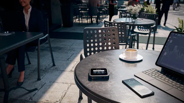 Netgear M6 Pro hotspot used at a cafe for unlimited data